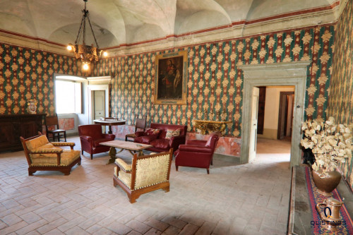 Qlistings Arrone, aristocratic charm amid painted vaults, arches and history image 5